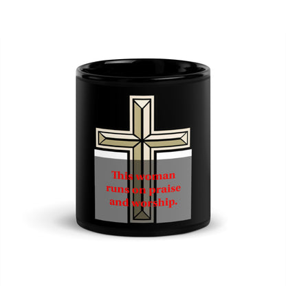 This woman prays Black Glossy Mug