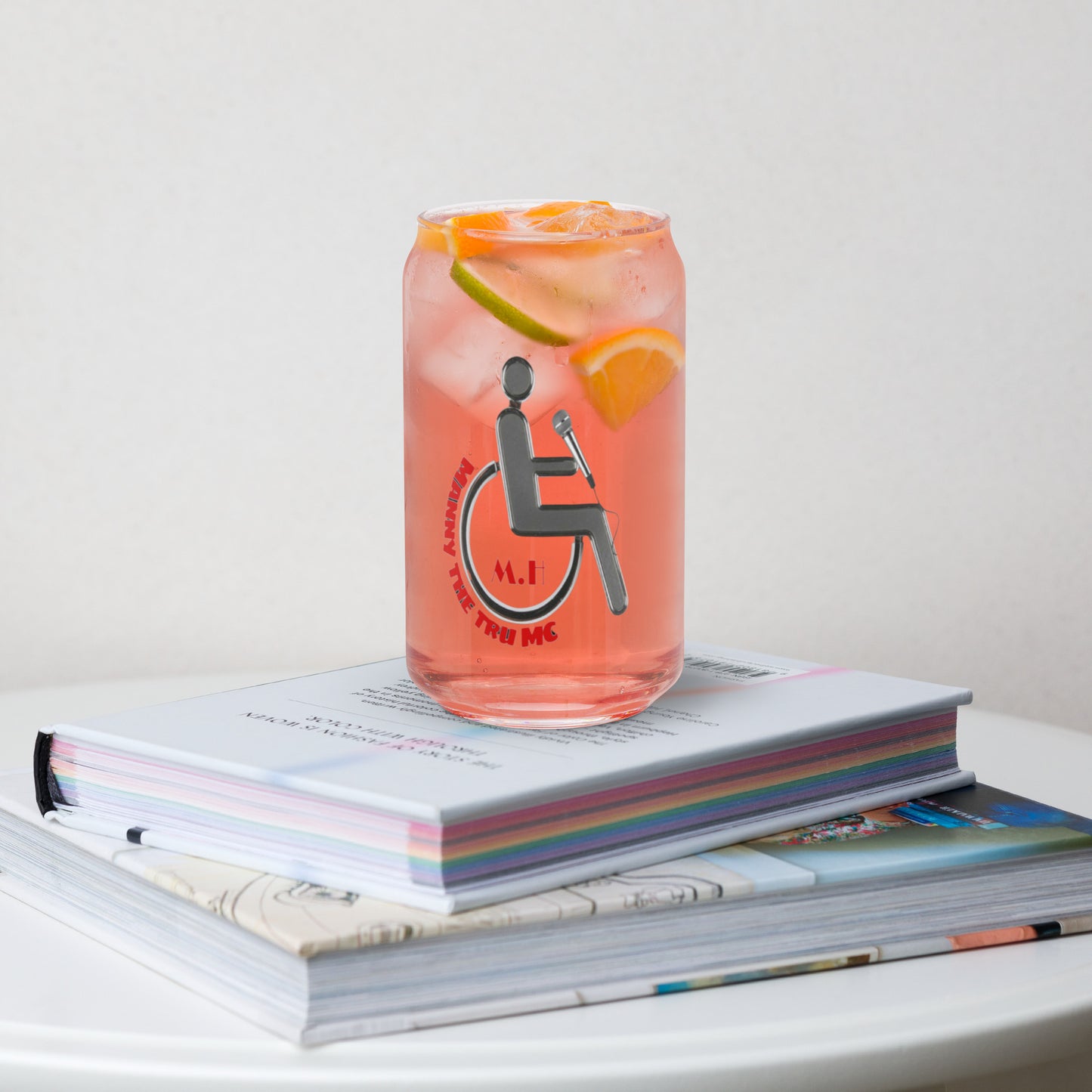 MANNY THE TRU MC Can-shaped glass