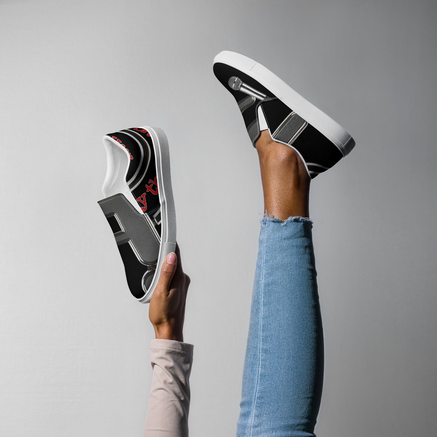 THE TRU MC Women’s slip-on canvas shoes